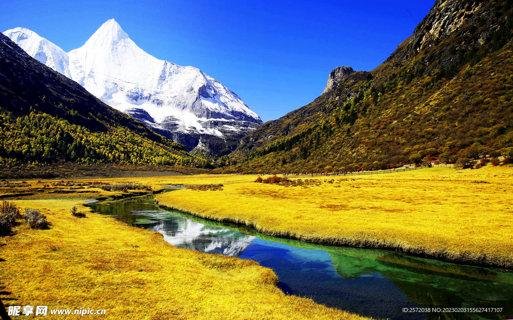 四川稻城亚丁风光