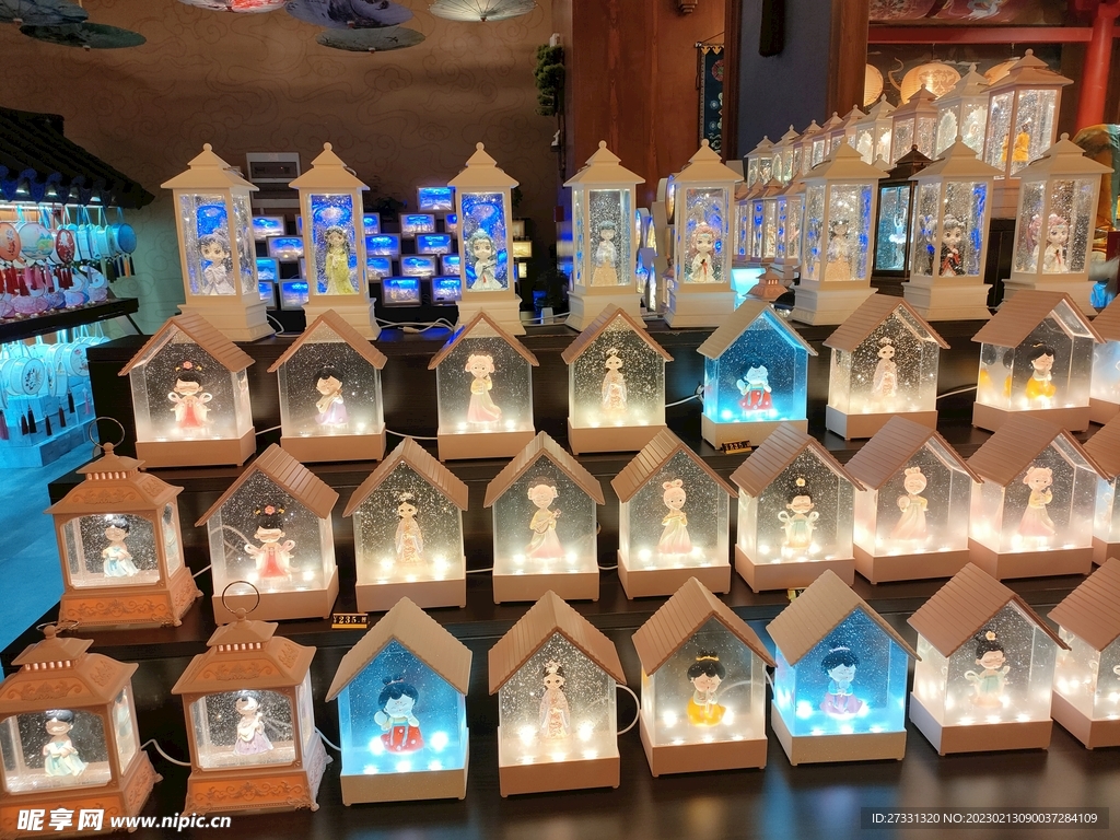 水晶音乐盒摊位