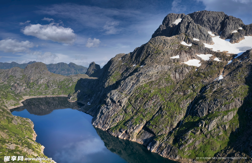 朵朵白云蓝天山水风光摄影