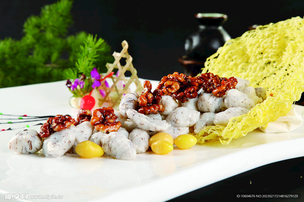 琥珀银杏炒鱼腰