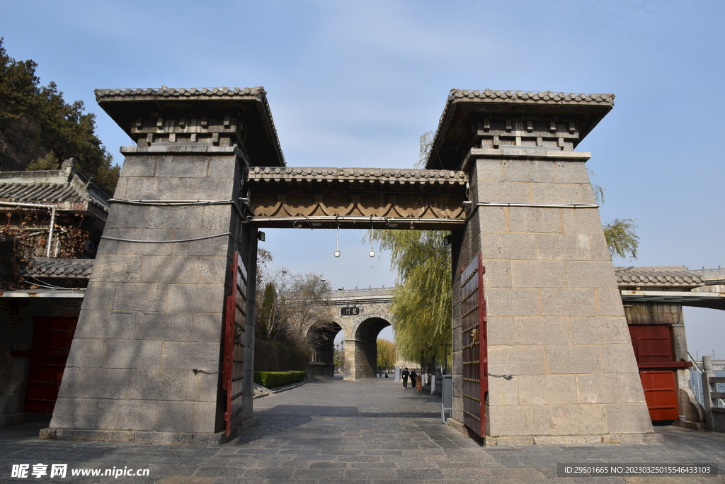 景观入口方形石柱