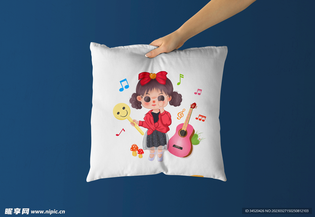 小女孩抱枕