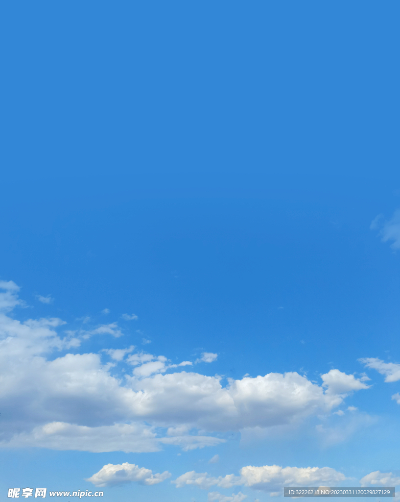 蓝天白云背景