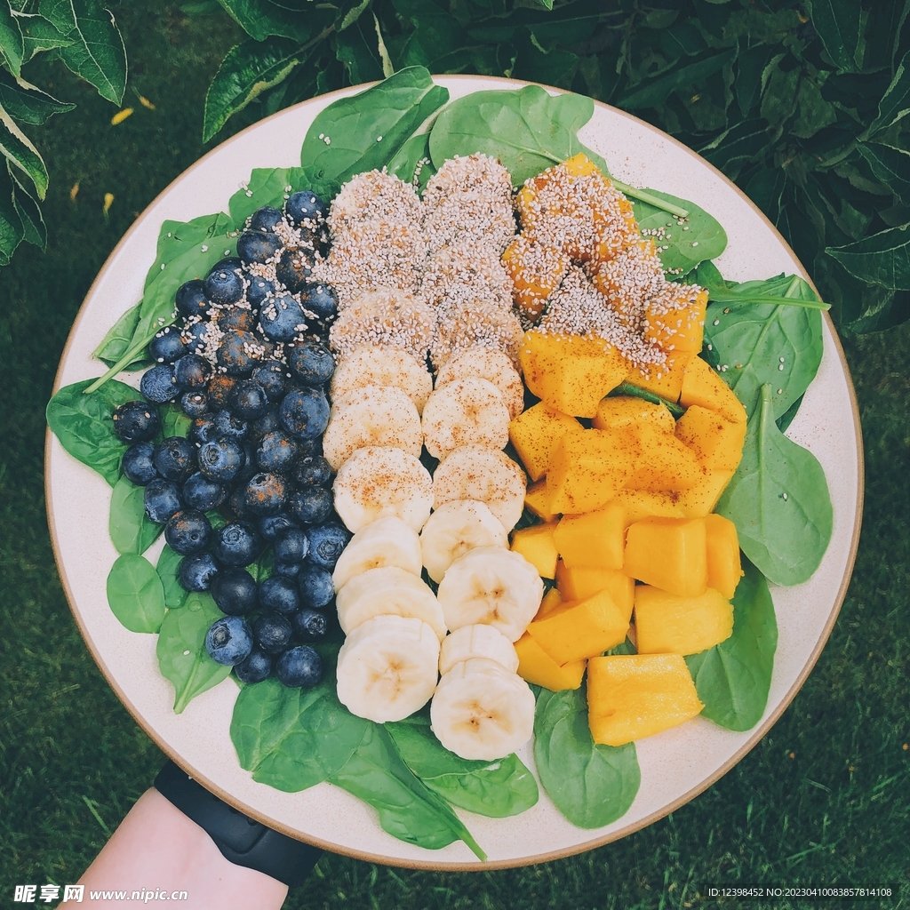 葡萄猕猴水果拼盘