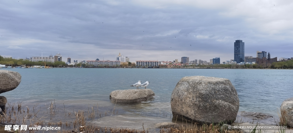 湖   蓝天    晴天