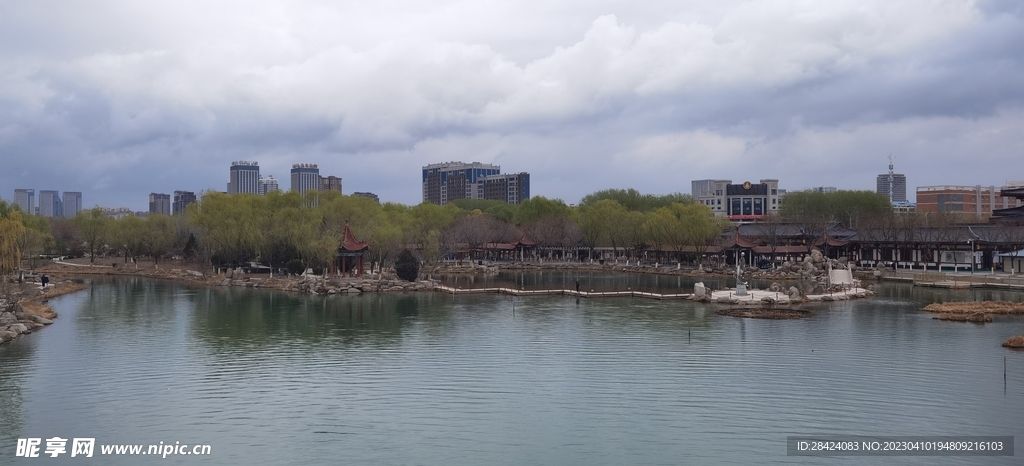 蓝天     晴天  湖