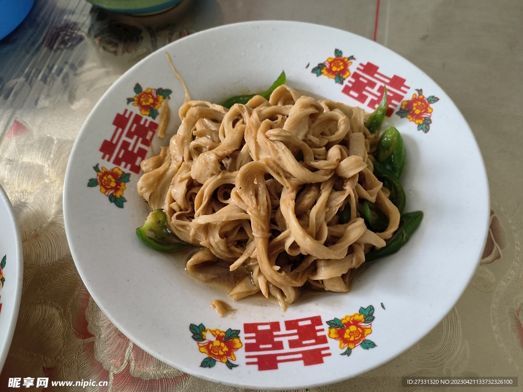 家常小炒青椒炒面筋