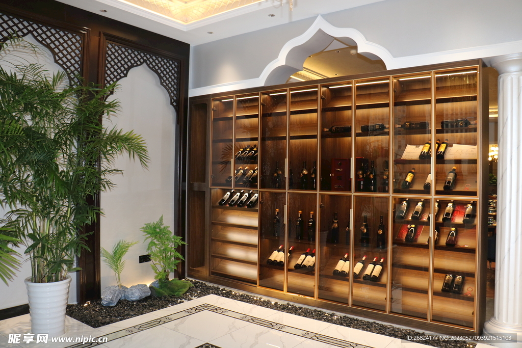 泰式酒柜陈列
