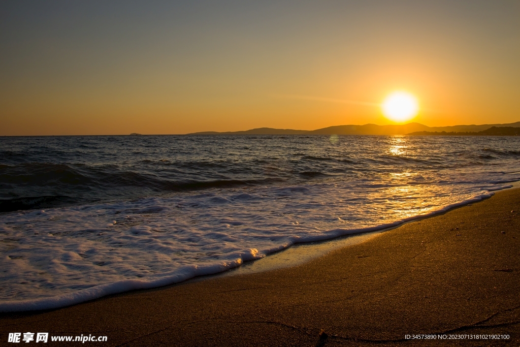 夕阳下的海滩