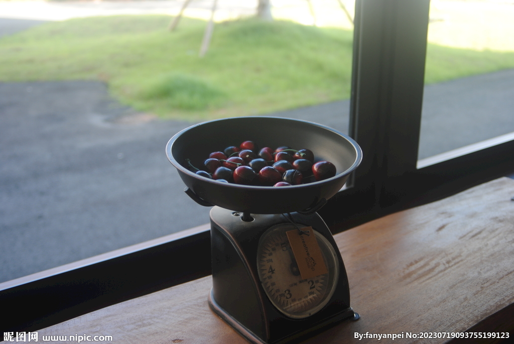 民国风称磅摆件