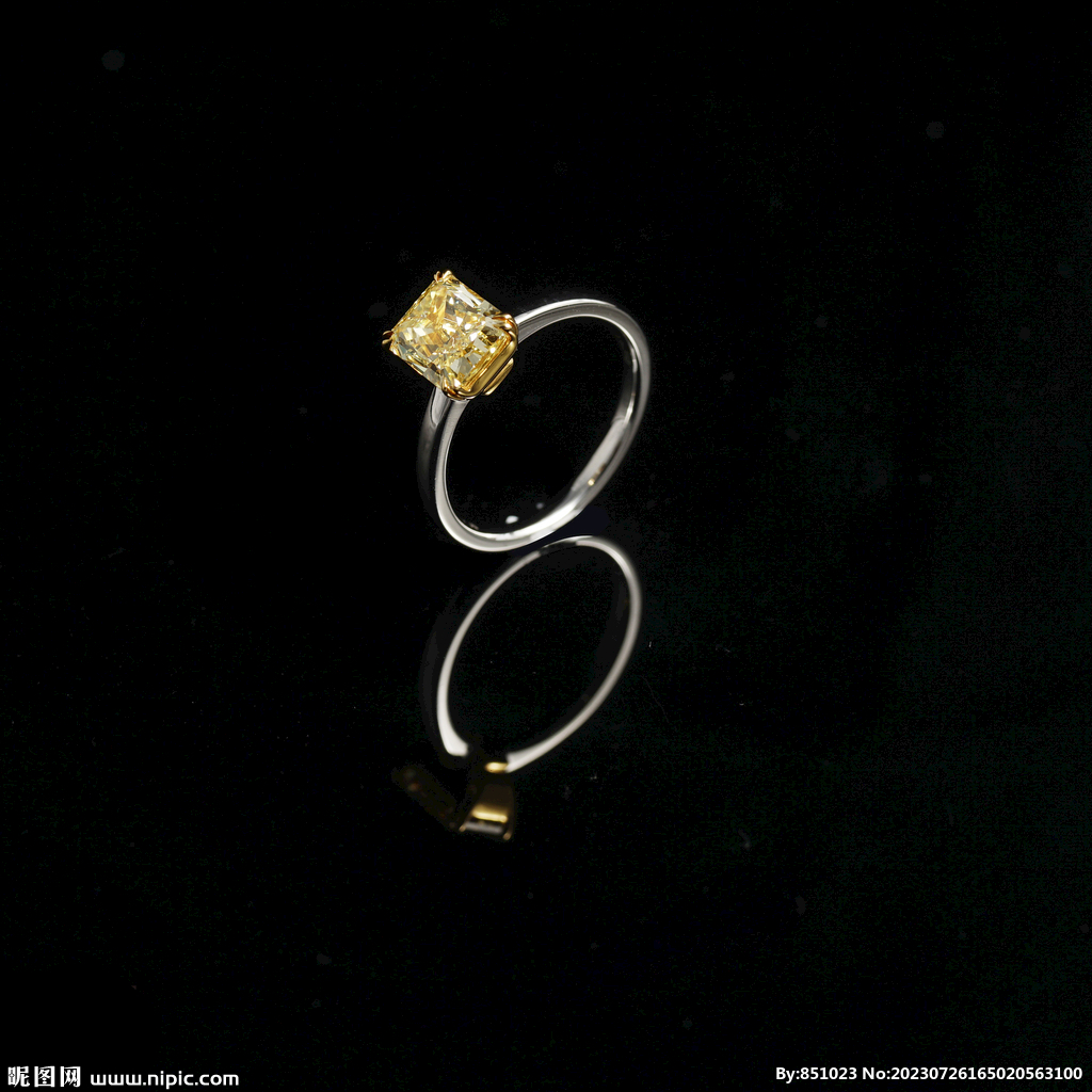 黄色钻戒