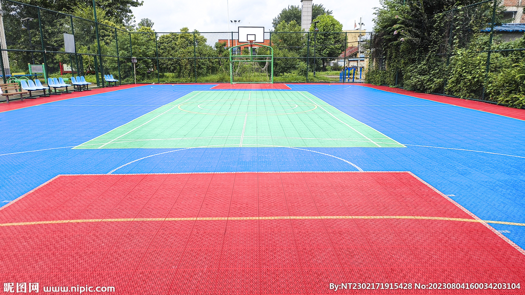 小镇篮球场
