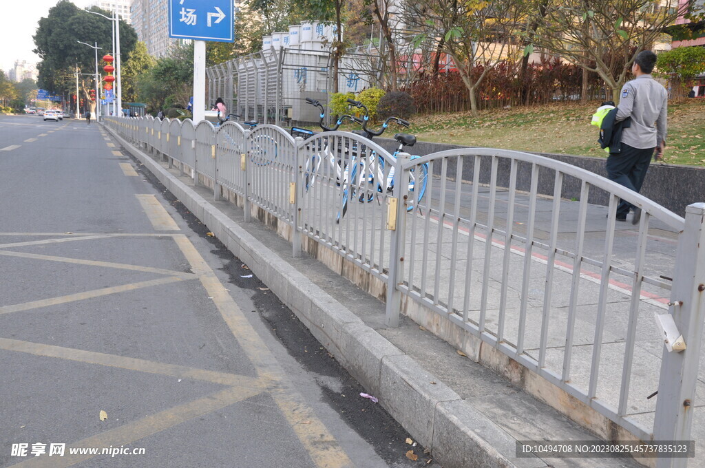 人行道护栏