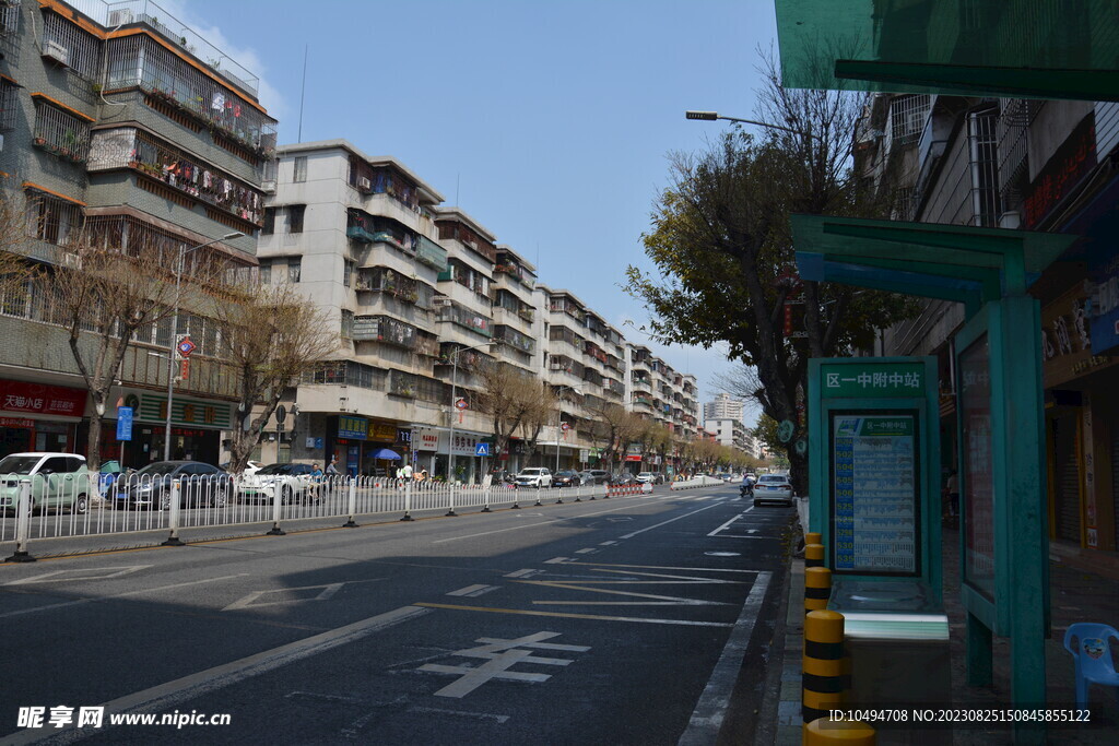 房子道路与公交站