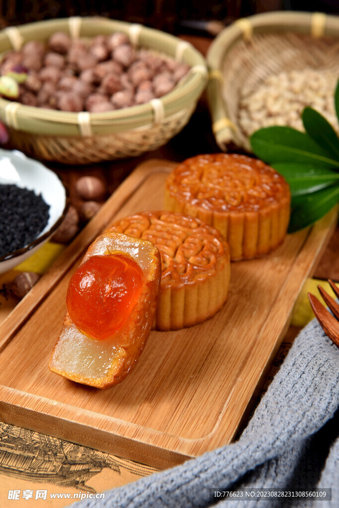 广式 蛋黄莲蓉 月饼