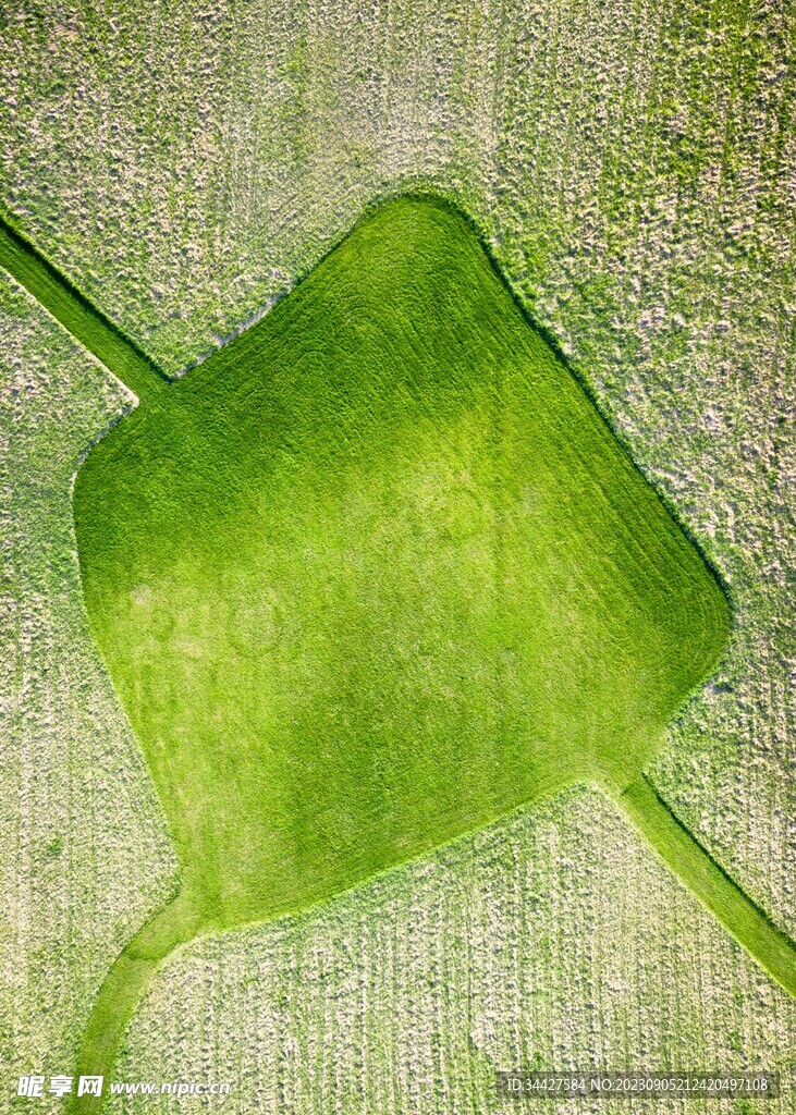 航拍的田野风光