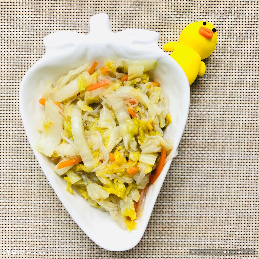 炝炒小白菜图片