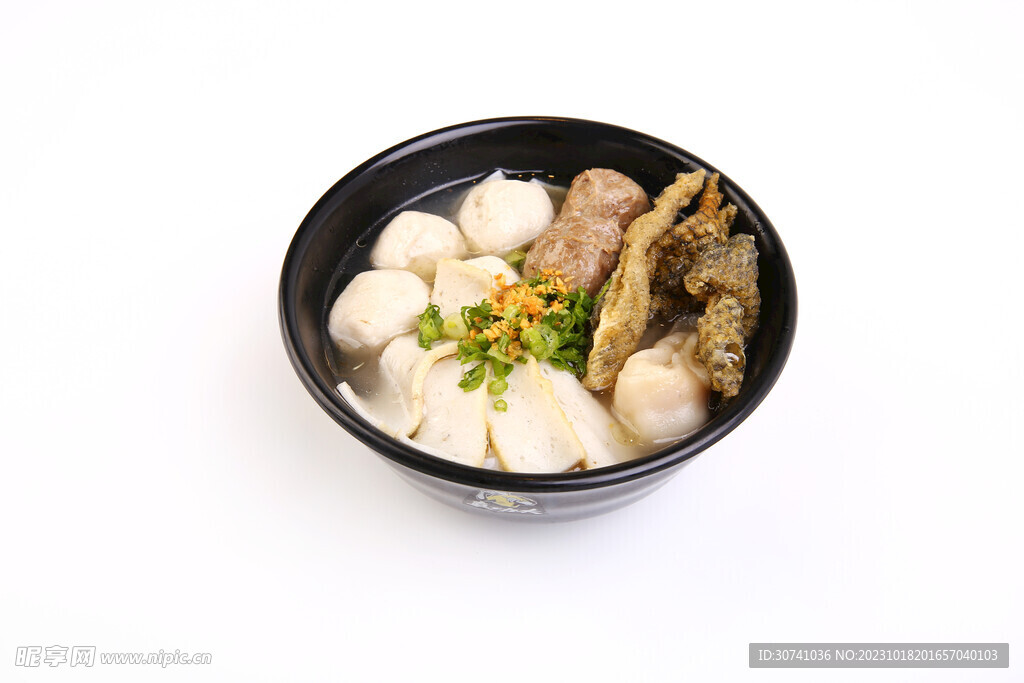 白底拍摄鱼丸汤