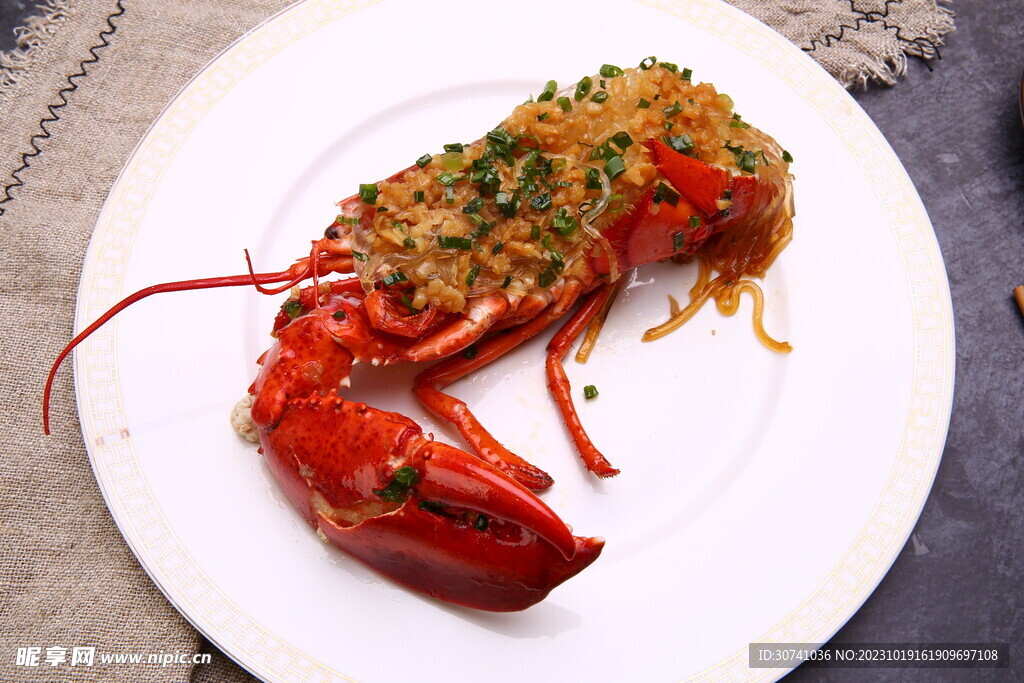 一盘蒸龙虾