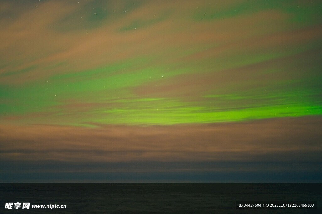 海上极光