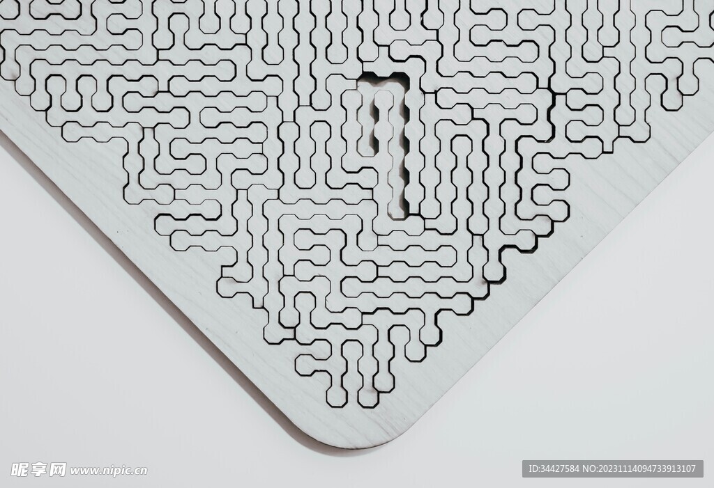 白色几何图形拼板