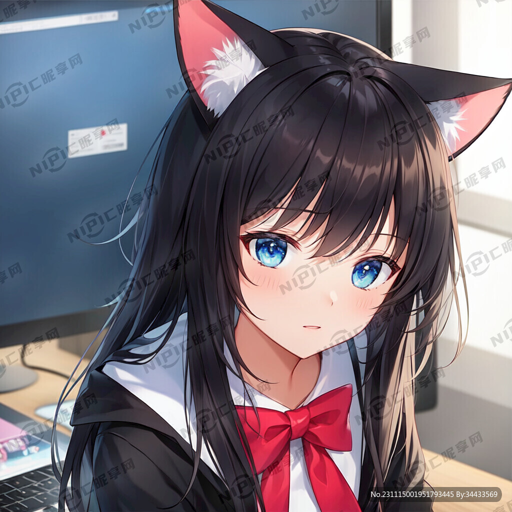 少年穿着猫耳外套在电脑面前工作