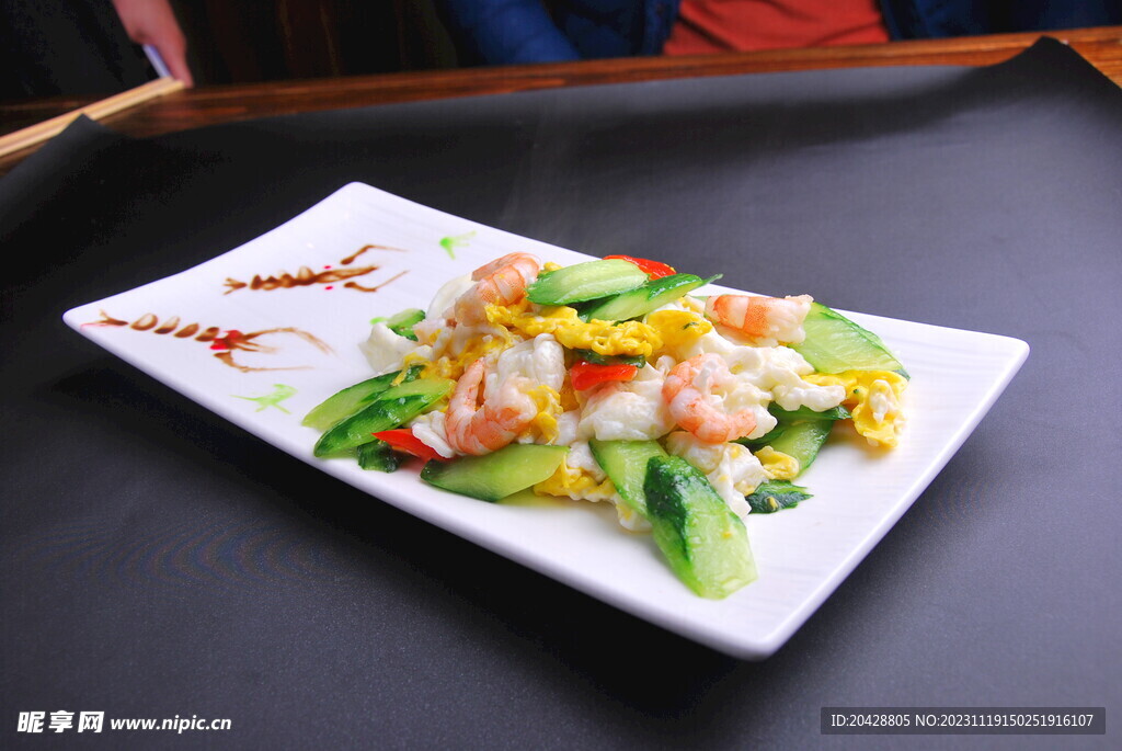 青瓜虾仁炒滑蛋