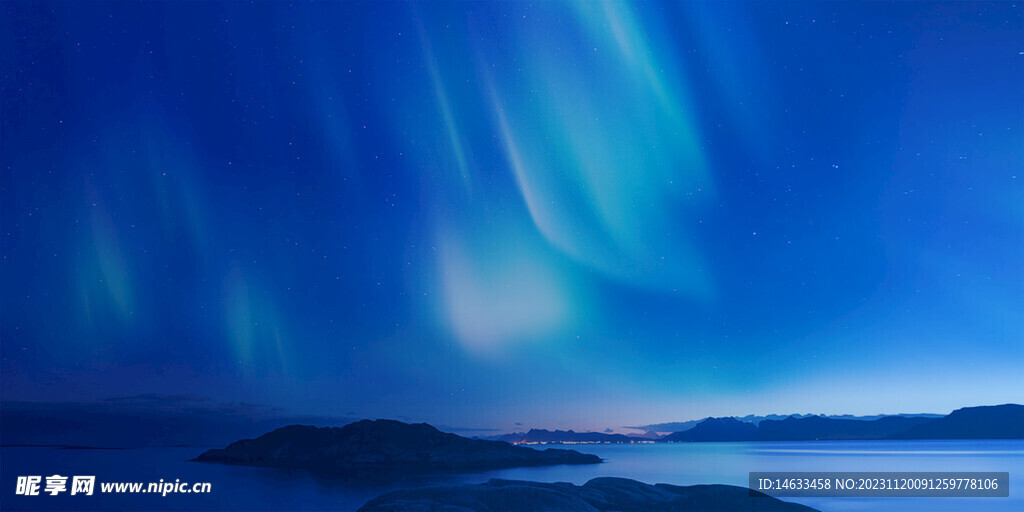 夜晚美丽星空极光