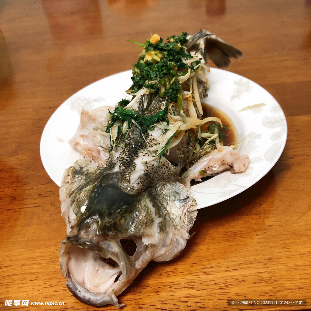 清蒸鲈鱼
