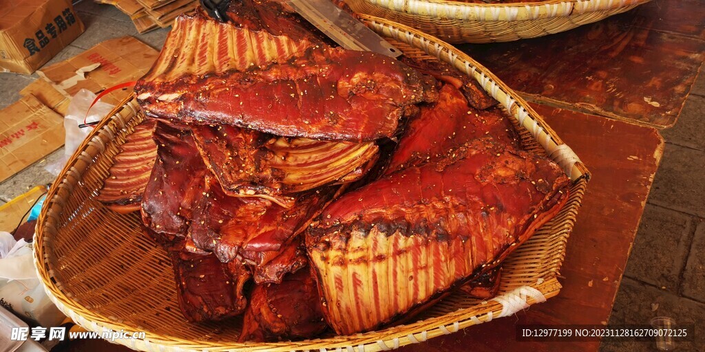 腊肉胸排骨