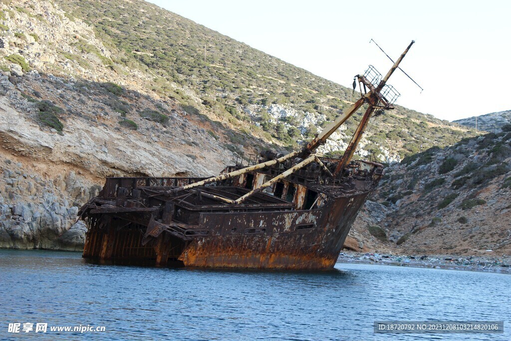 废弃轮船