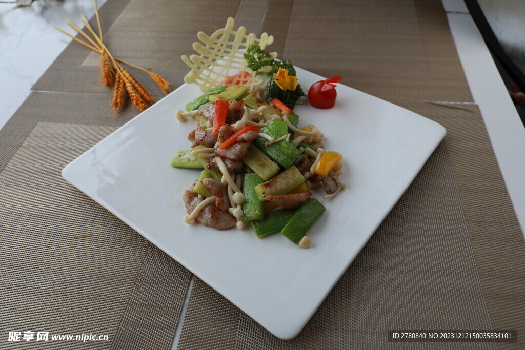 云南脆瓜炒猪豚肉