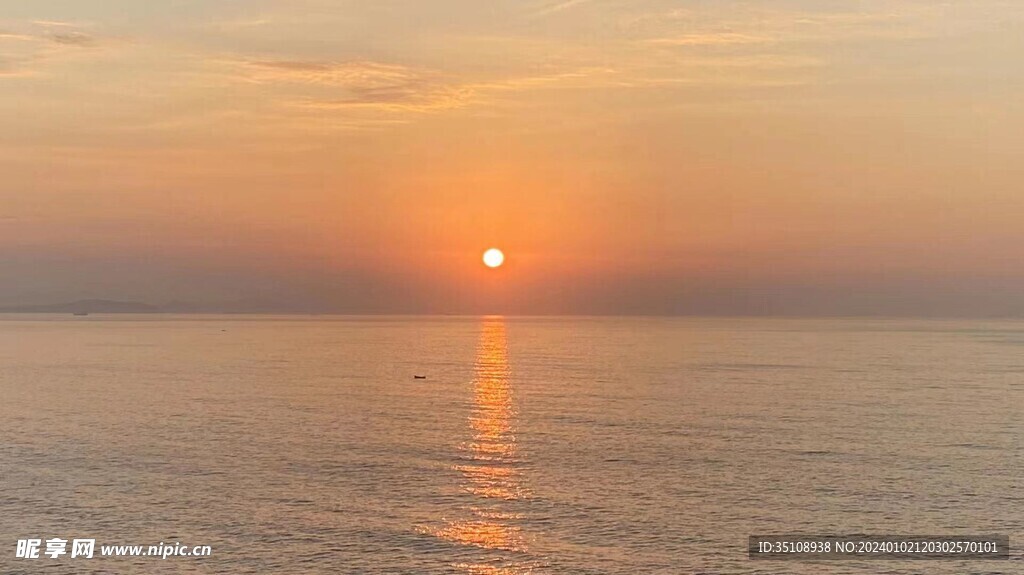 海上日出