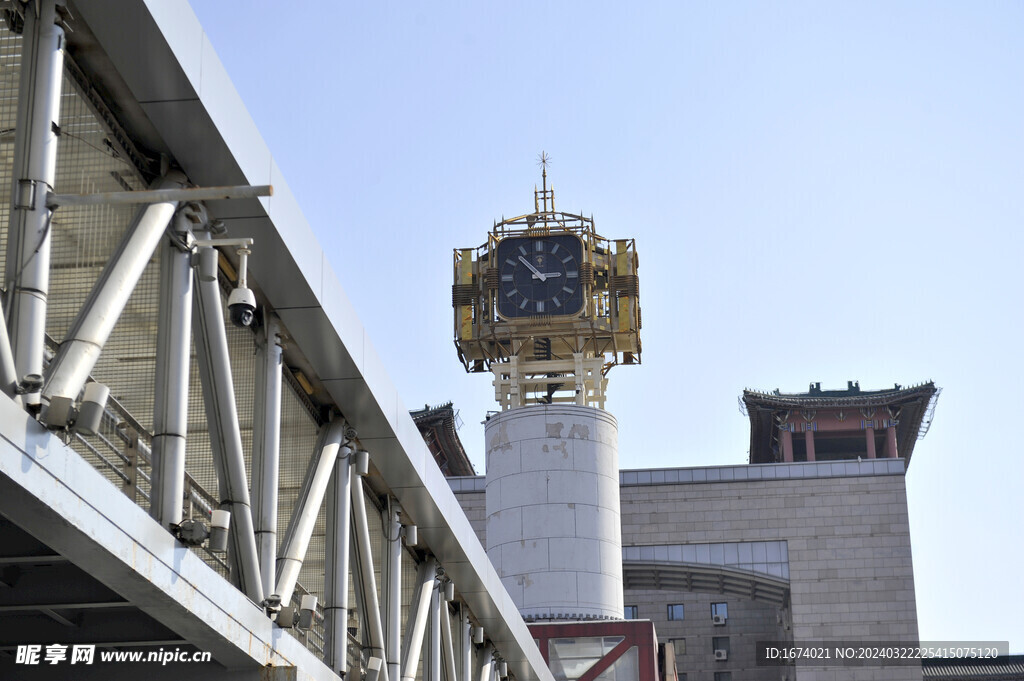 北京西站四面钟