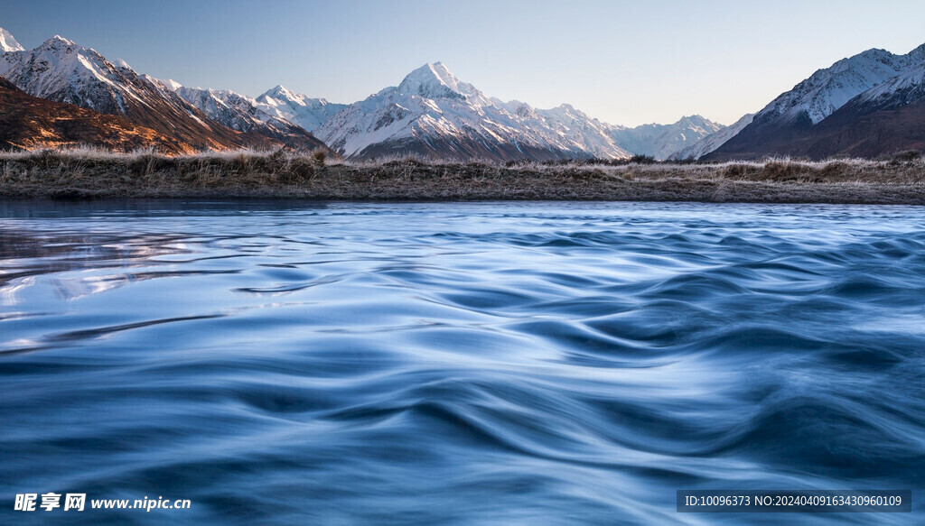 青山绿水背景图片