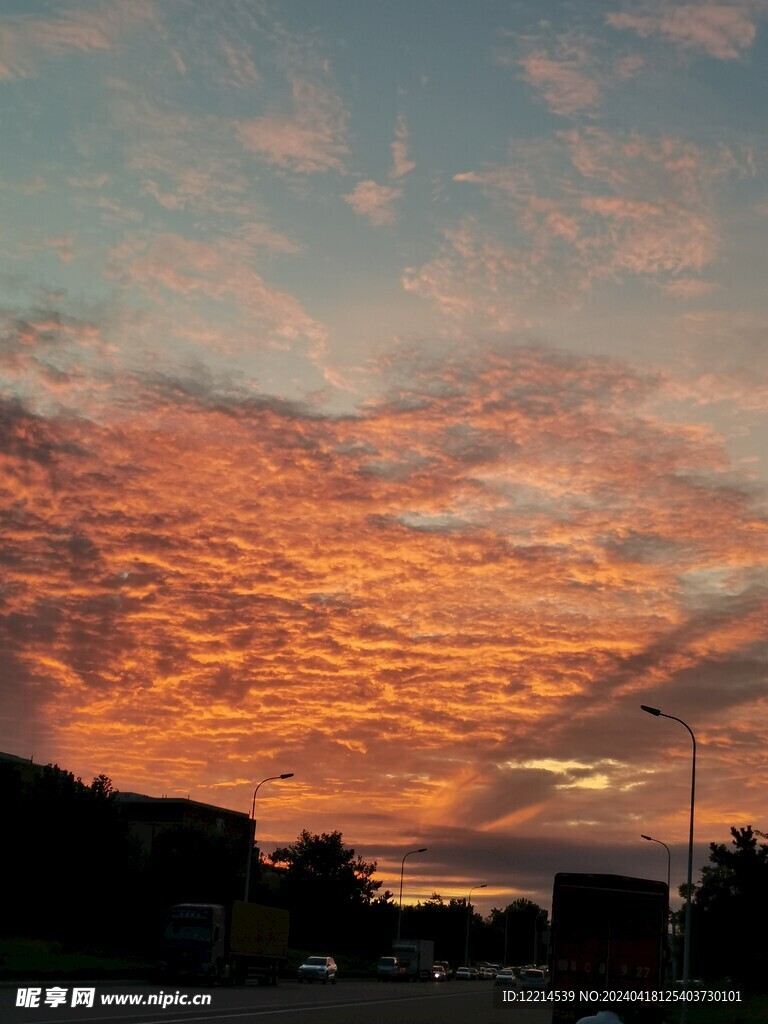 威海晚霞火烧云