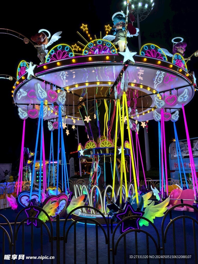 游乐场夜景