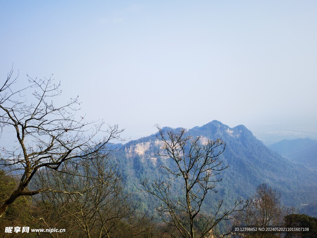 青城山山顶远眺