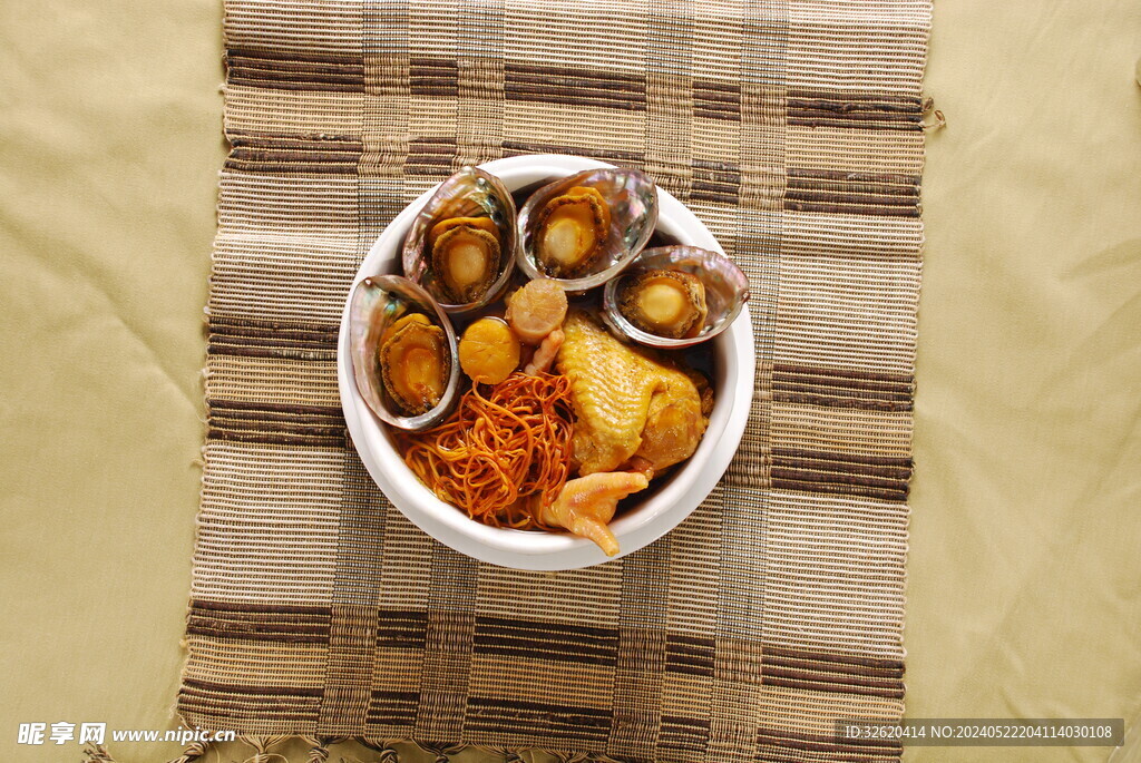 瑶柱虫草花炖鲜鲍 