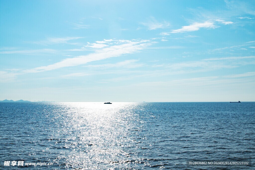 蓝天白云自然海滩沙滩背景
