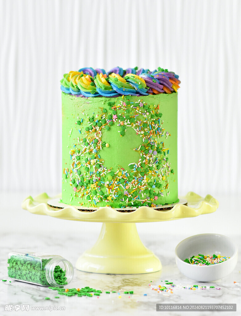 绿色奶油蛋糕