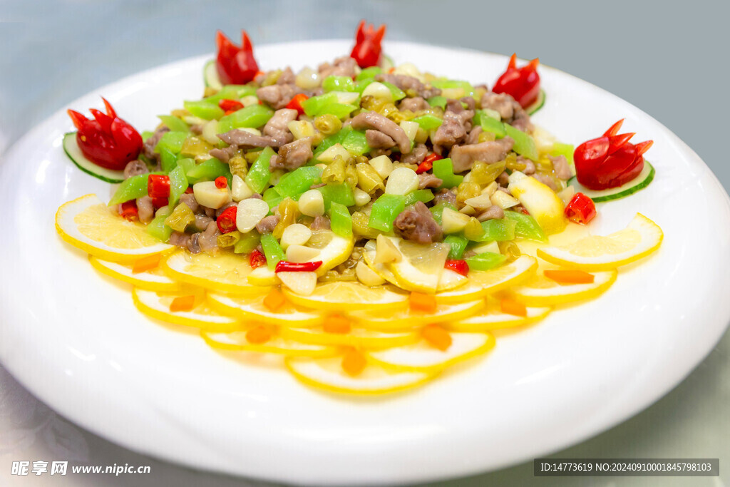 柠檬泡椒炒肉丁