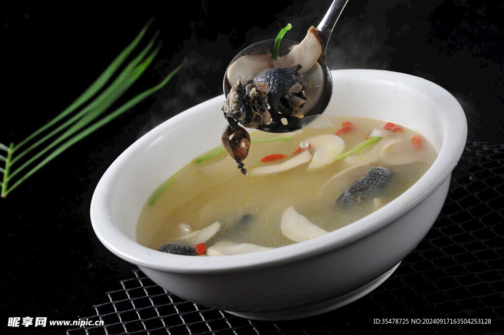 鲜菌乌鸡汤