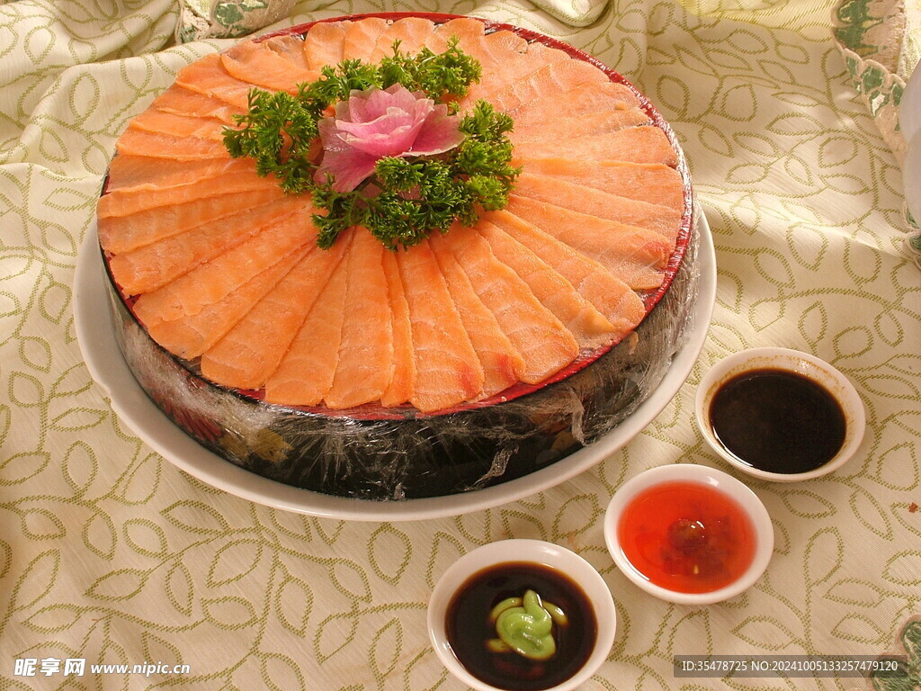 辣汁三文鱼刺参