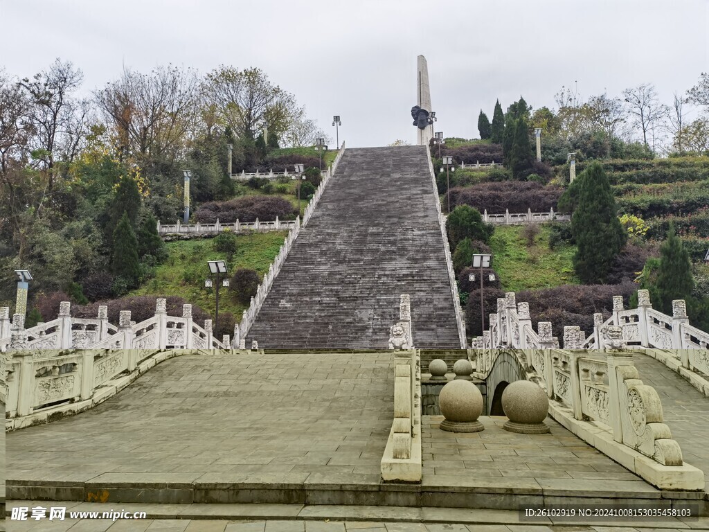 六霍起义纪念塔 独山地标
