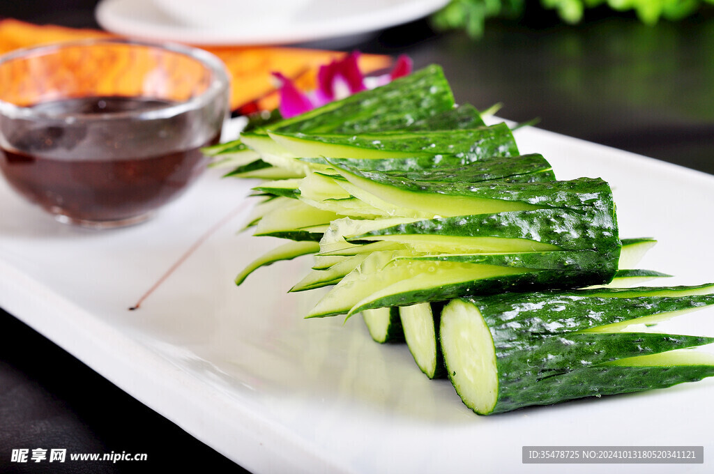  蘸酱黄瓜