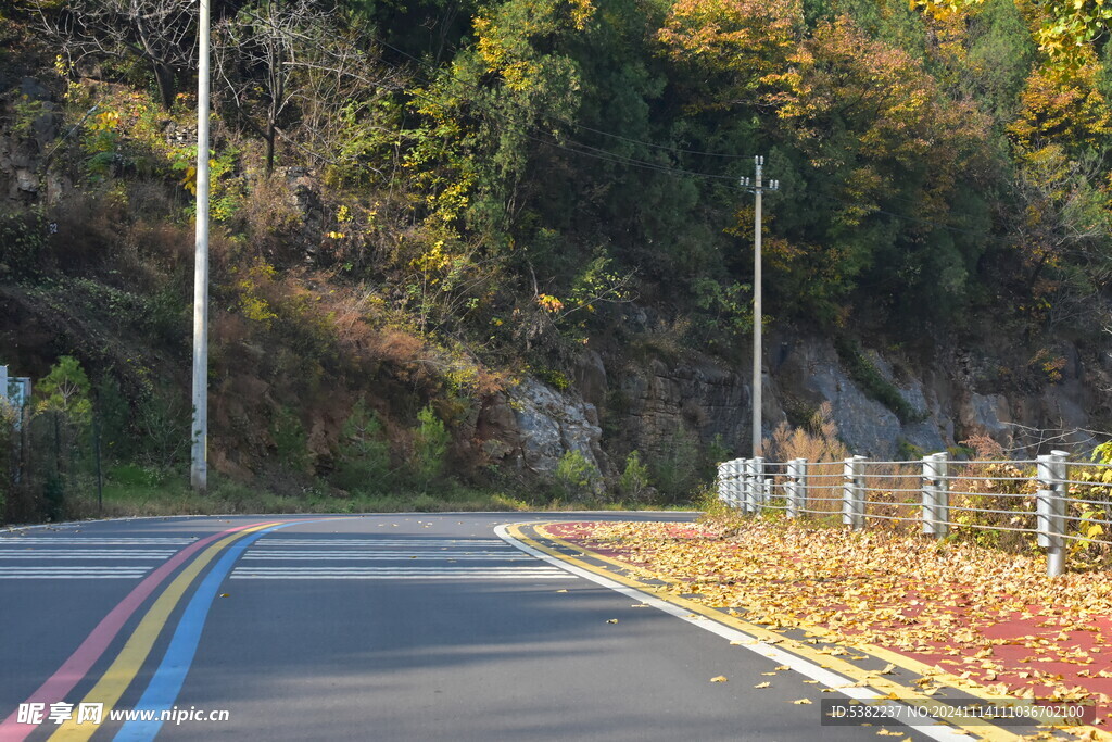 山里彩虹乡村旅游公路