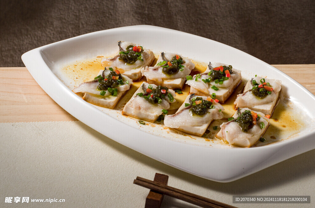 鲜椒酱鱼片蒸豆腐