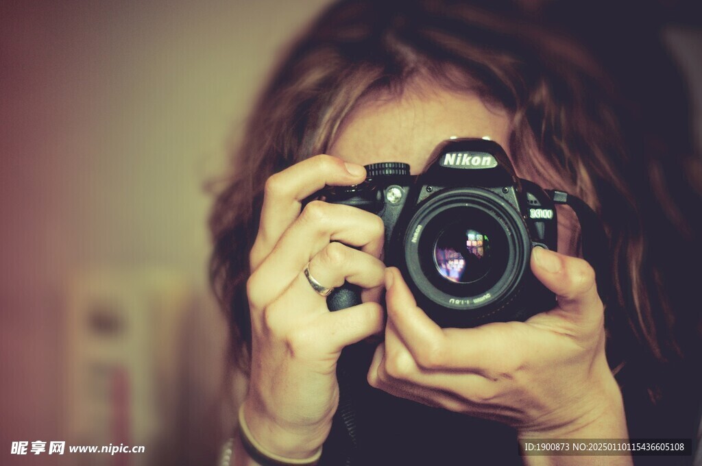 拍照女孩