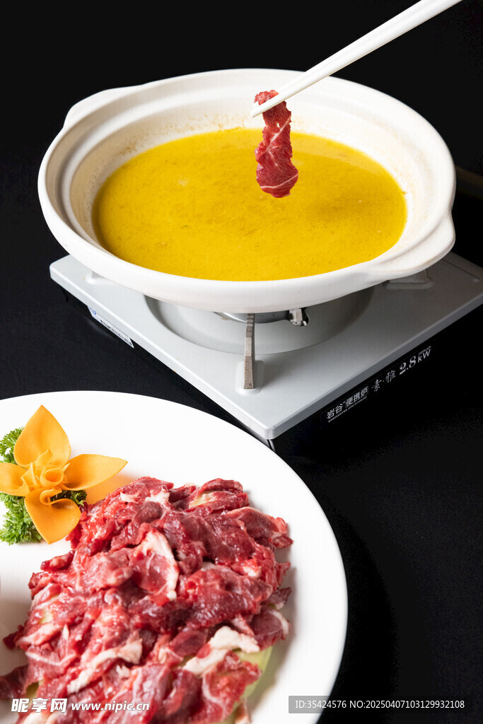 美食鸡汤烫牛肉